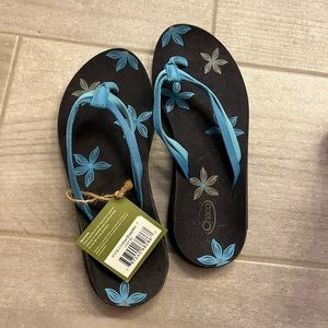 Chaco Womens flip flops